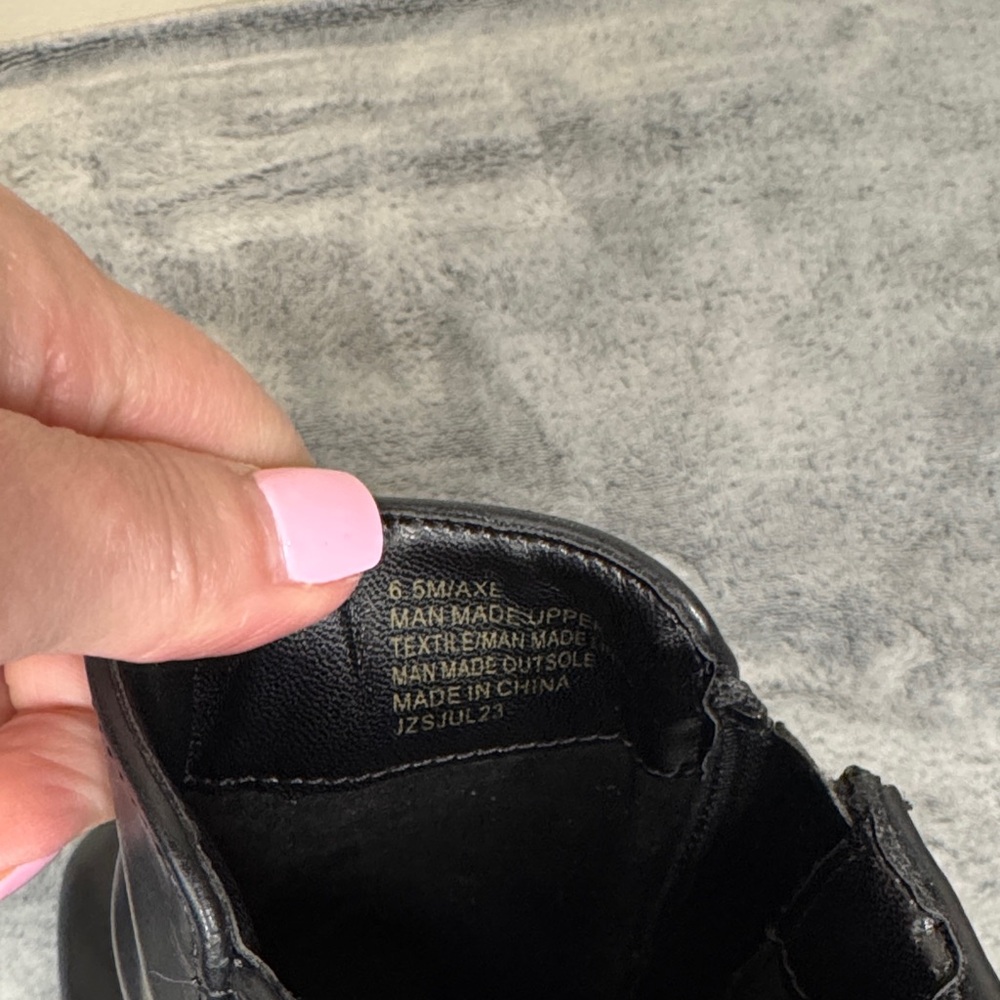 LIKE NEW Kensie “Axe” Black Block Heel Booties - Square Toe - Side Zip - 6.5 - Picture 7 of 12